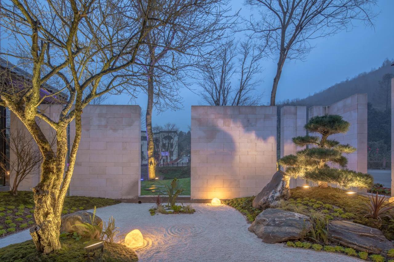Howard Johnson Huashuiwan Hot Springs Resort Čcheng-tu Exteriér fotografie