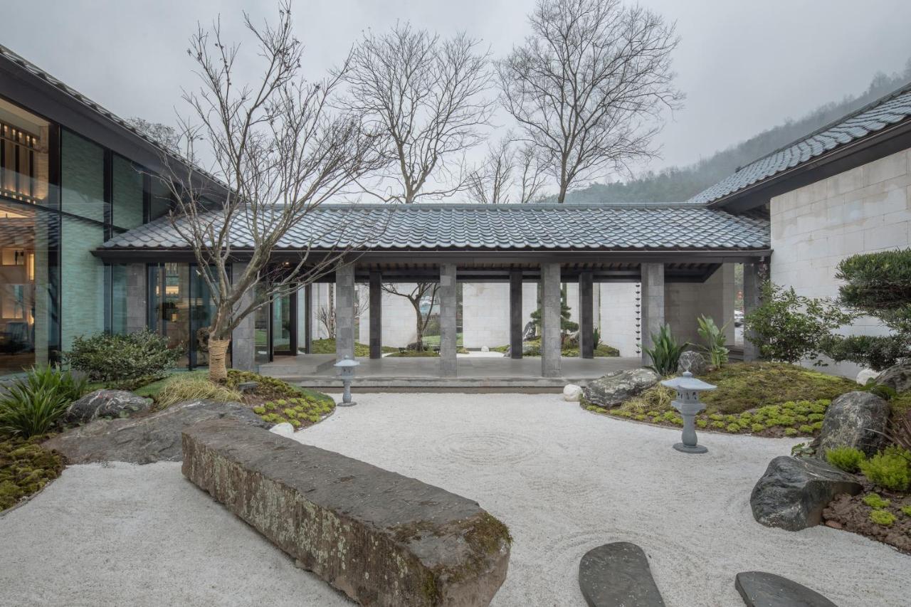 Howard Johnson Huashuiwan Hot Springs Resort Čcheng-tu Exteriér fotografie