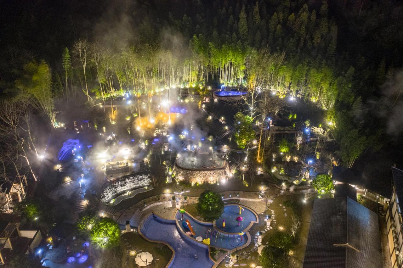 Howard Johnson Huashuiwan Hot Springs Resort Čcheng-tu Exteriér fotografie